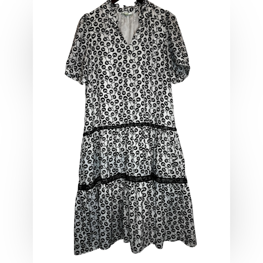 Jade Black and White Printed Midi Swing Dress Romanic Details